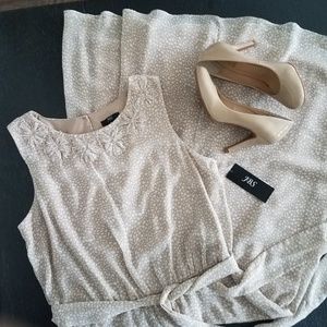 Sleeveless flowy dress